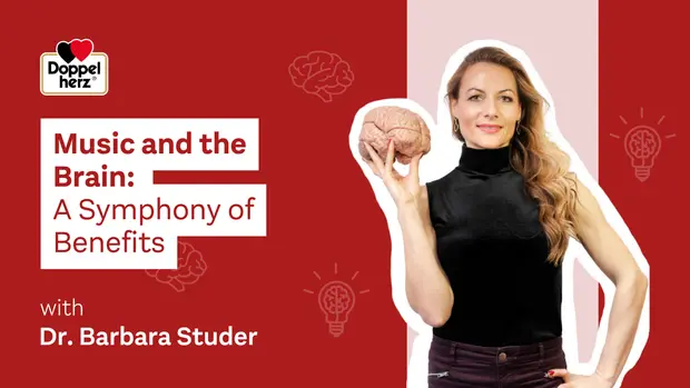 Une femme tenant un modèle de cerveau se tient à côté du texte "La musique et le cerveau : une symphonie de bienfaits". Le fond est rouge avec des illustrations de cerveaux et d'ampoules. Le tout est associé à "Doppelherz" et le nom "Dr. Barbara Studer".